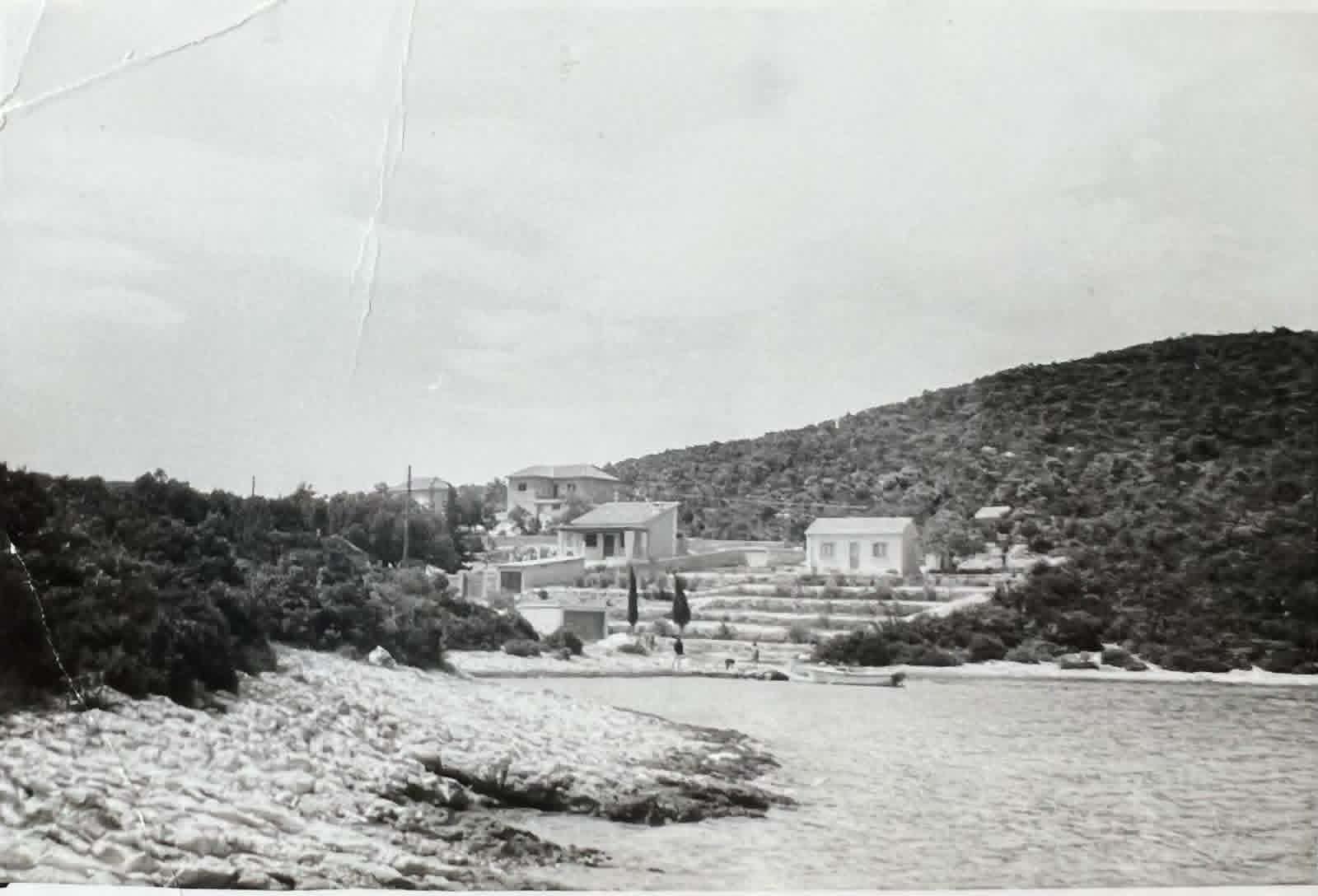 An early photograph of the bay at Žrnovska Banja, with the first houses on the terraced shore